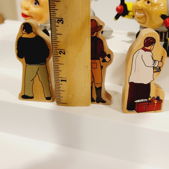 Jay Jay the Jet Plane O ' Malley Family and Plane Wooden Character Set - Picture 8 of 10